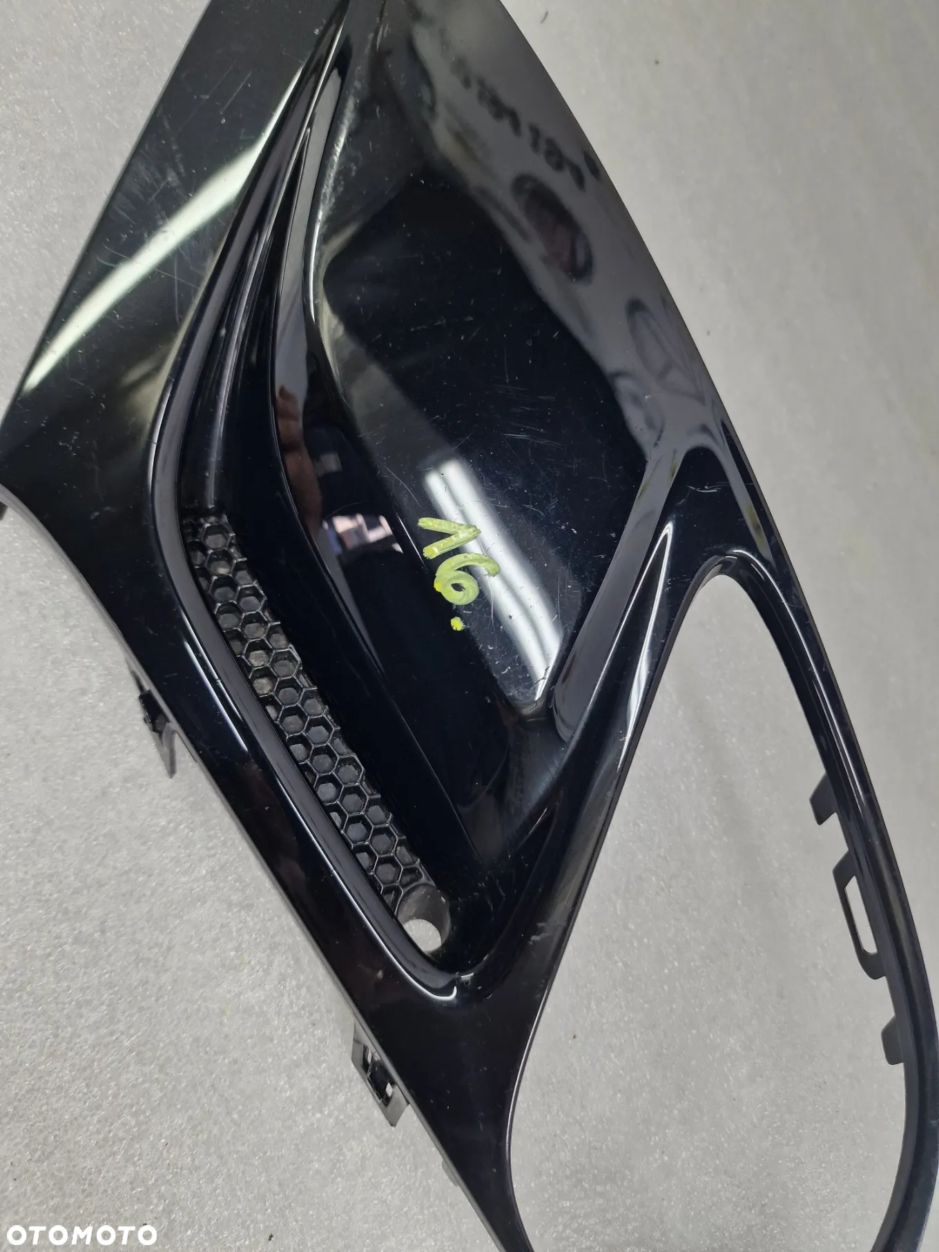 OPEL ZAFIRA C 12- PRAWA KRATKA BOCZNA ZDERZAKA PRZEDNIEGO PRZÓD , NR 20802920 / 341601492 , NR AUKCJI C/16 - 3