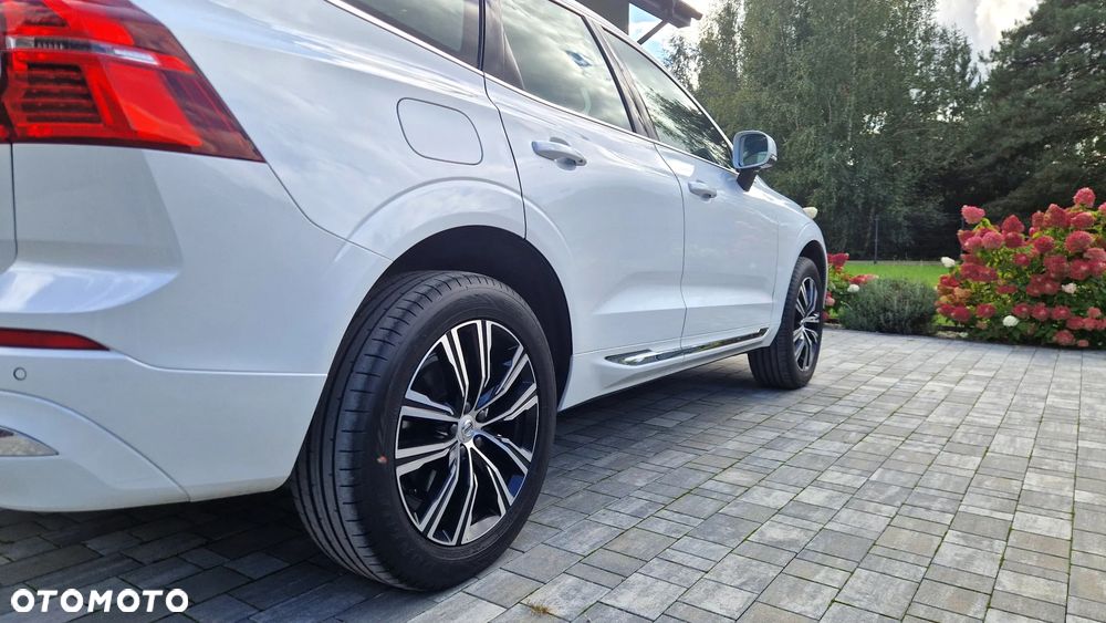 Volvo XC 60 B5 B AWD Momentum Pro - 12