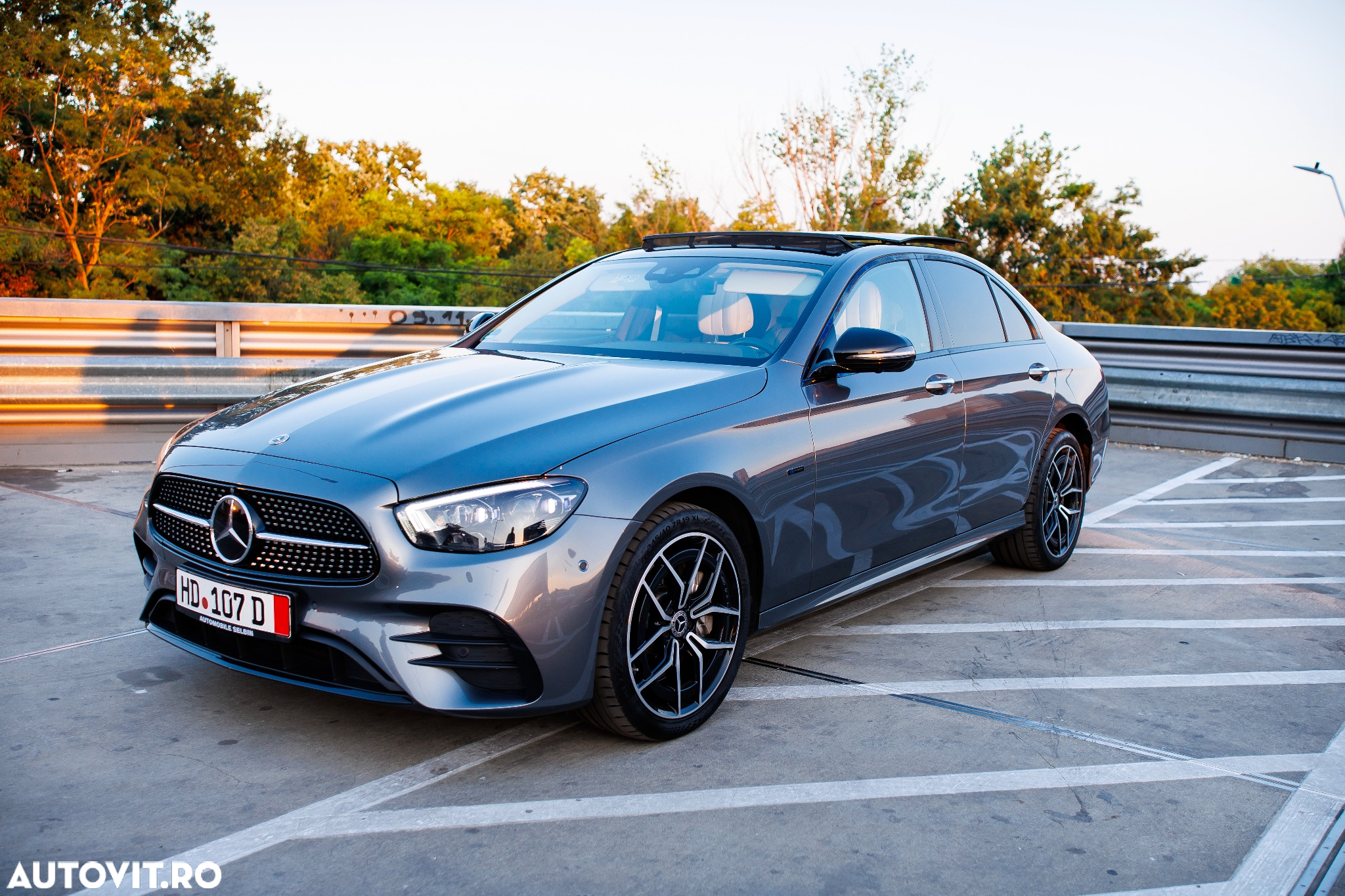 Mercedes-Benz E 300 de 4Matic 9G-TRONIC AMG Line - 10