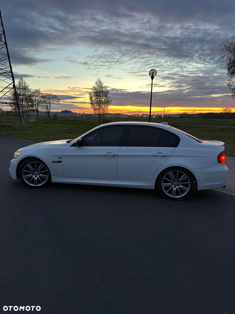 BMW Seria 3 325i Edition Sport - 6