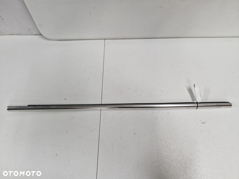 VOLVO XC70 2 II LISTWA ZGARNIAJĄCA DRZWI LEWY TYŁ LEWA TYLNA CHROM - 1