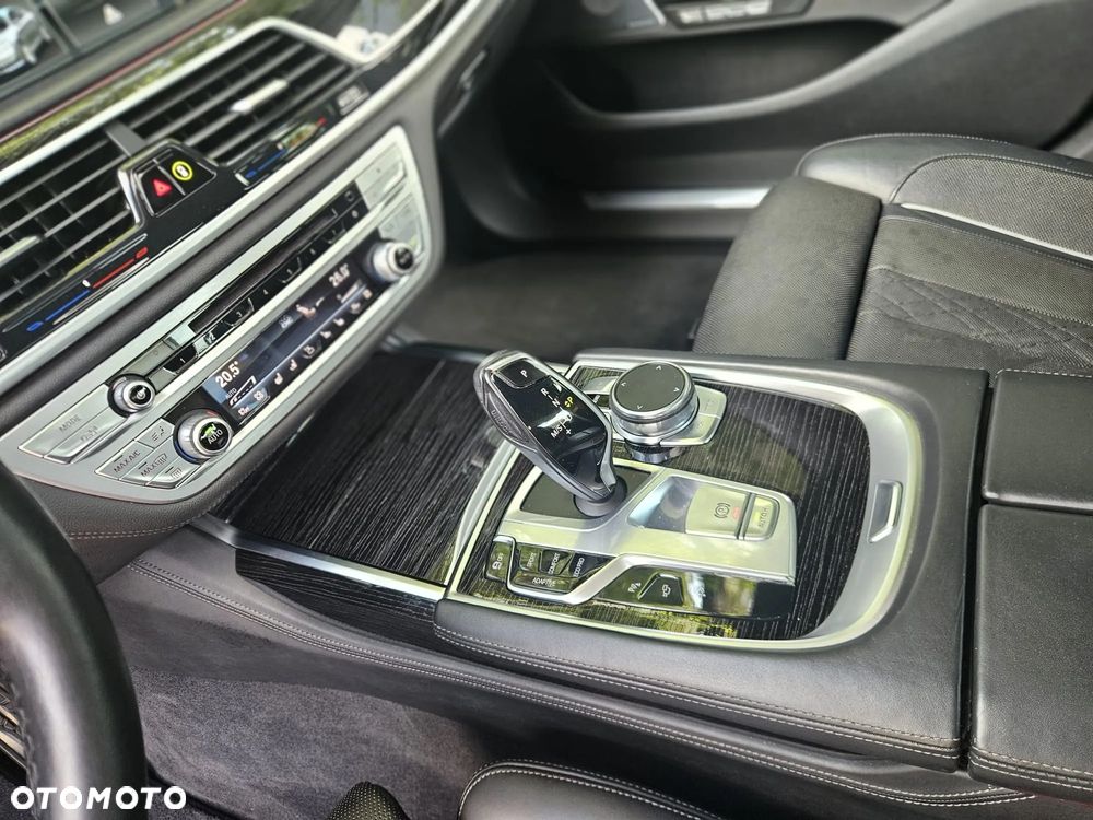 BMW Seria 7 750Ld xDrive sport - 19