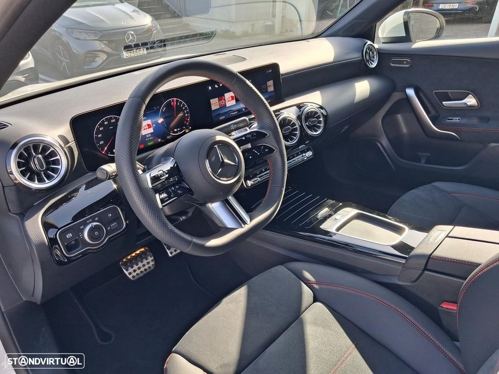 Mercedes-Benz A 250 Limousine - 12