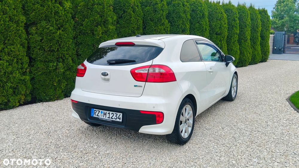 Kia Rio 1.4 Dream Team Edition - 15