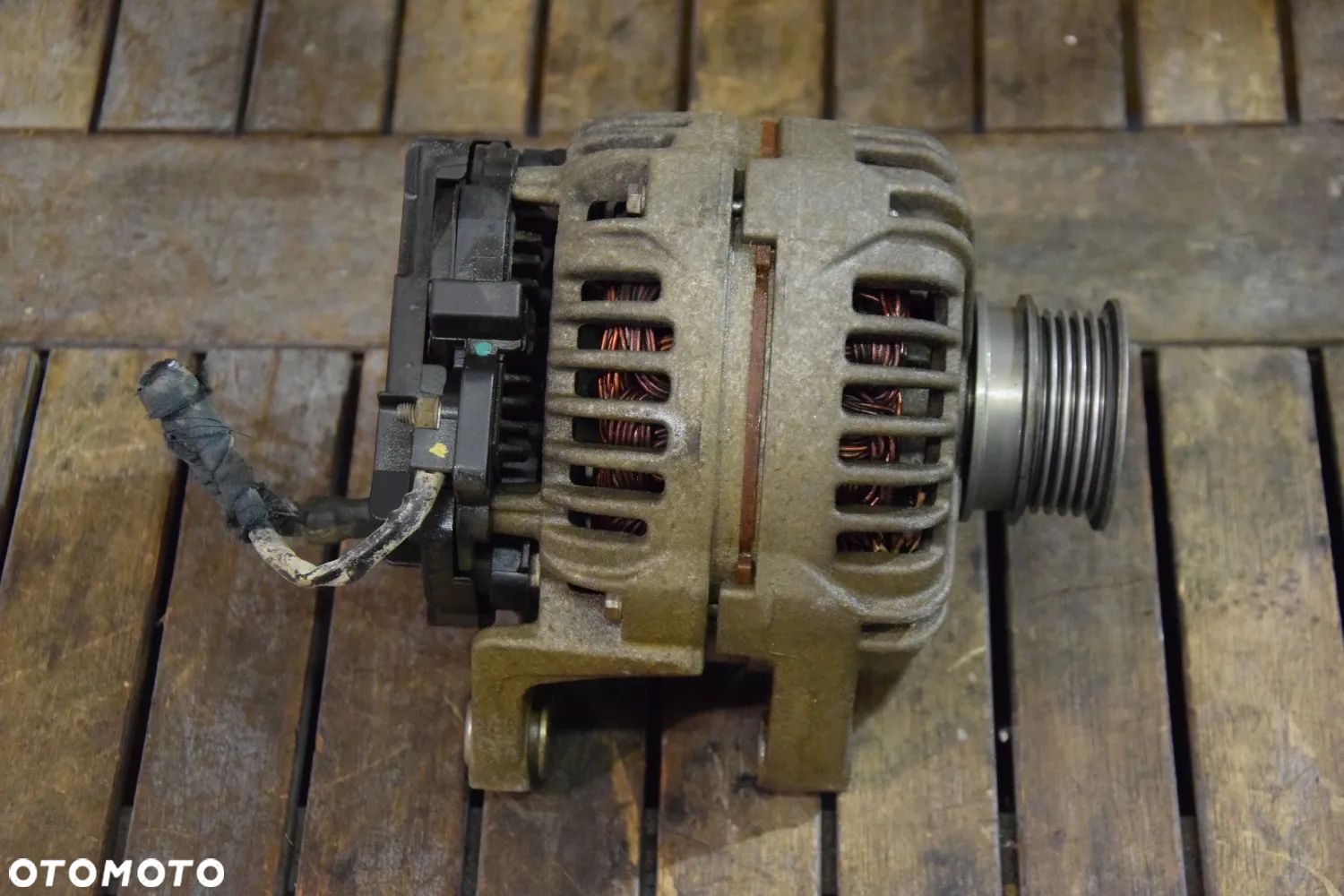 Opel Astra H Zafira 1.6 16V Alternator 55556067 ZJ 100A Bosch 0124425020 - 1