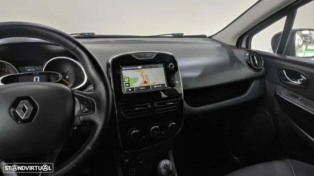 Renault Clio Sport Tourer - 27