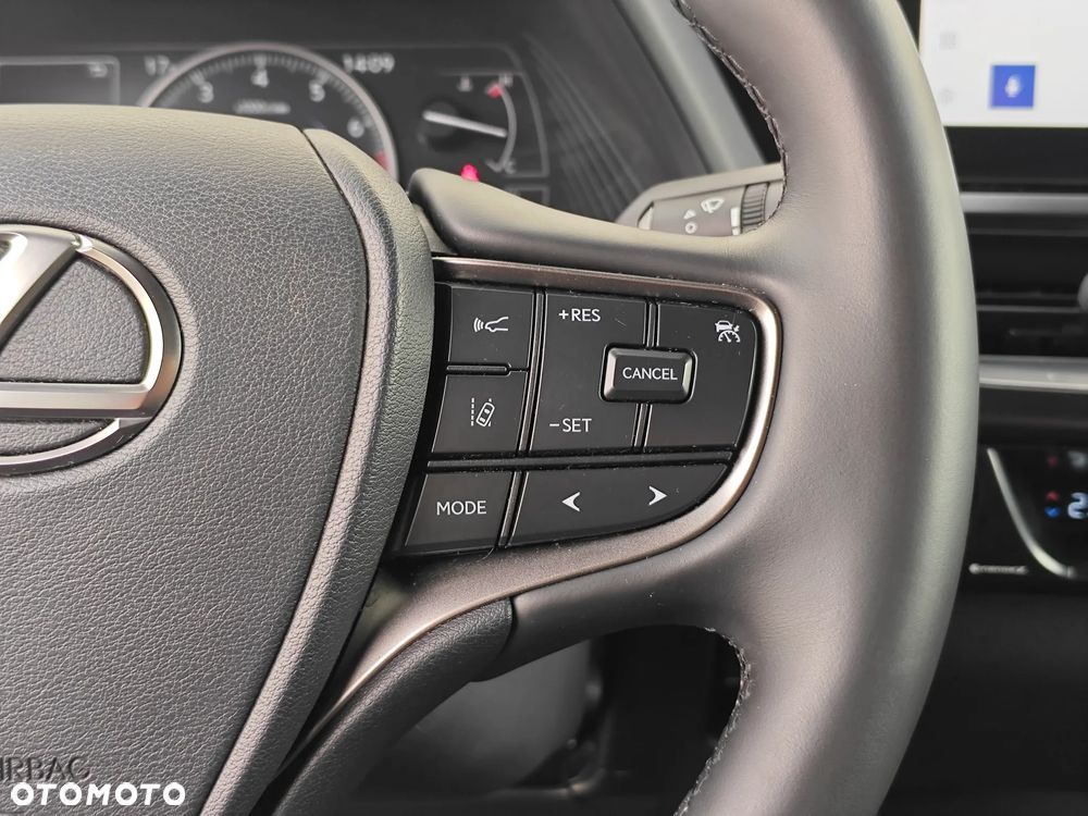 Lexus UX 200 GPF F Sport Design+ 2WD - 22