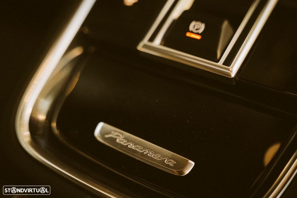 Porsche Panamera Sport Turismo 4S E-Hybrid - 21