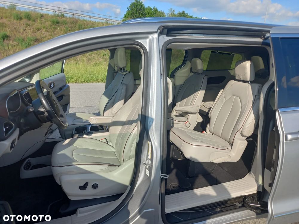 Chrysler Pacifica - 13