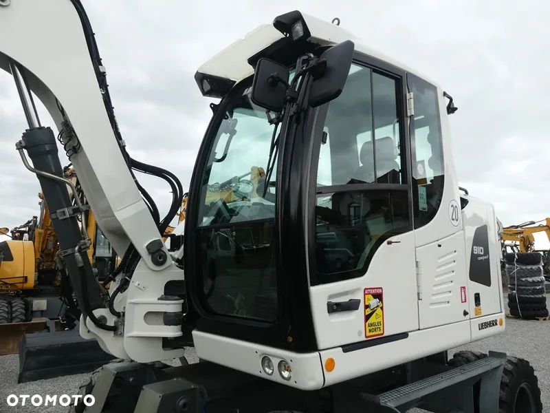 Liebherr A910 Compact / sprowadzona / ładny stan / - 36