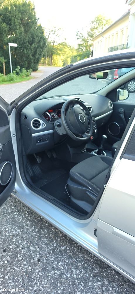 Renault Clio - 7