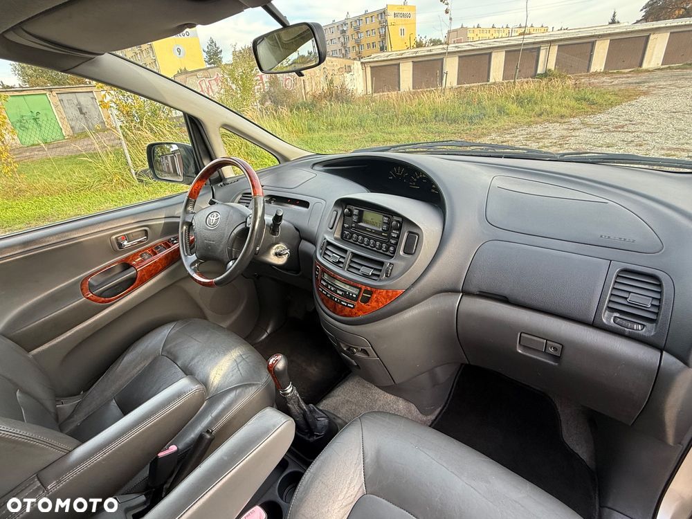 Toyota Previa - 24