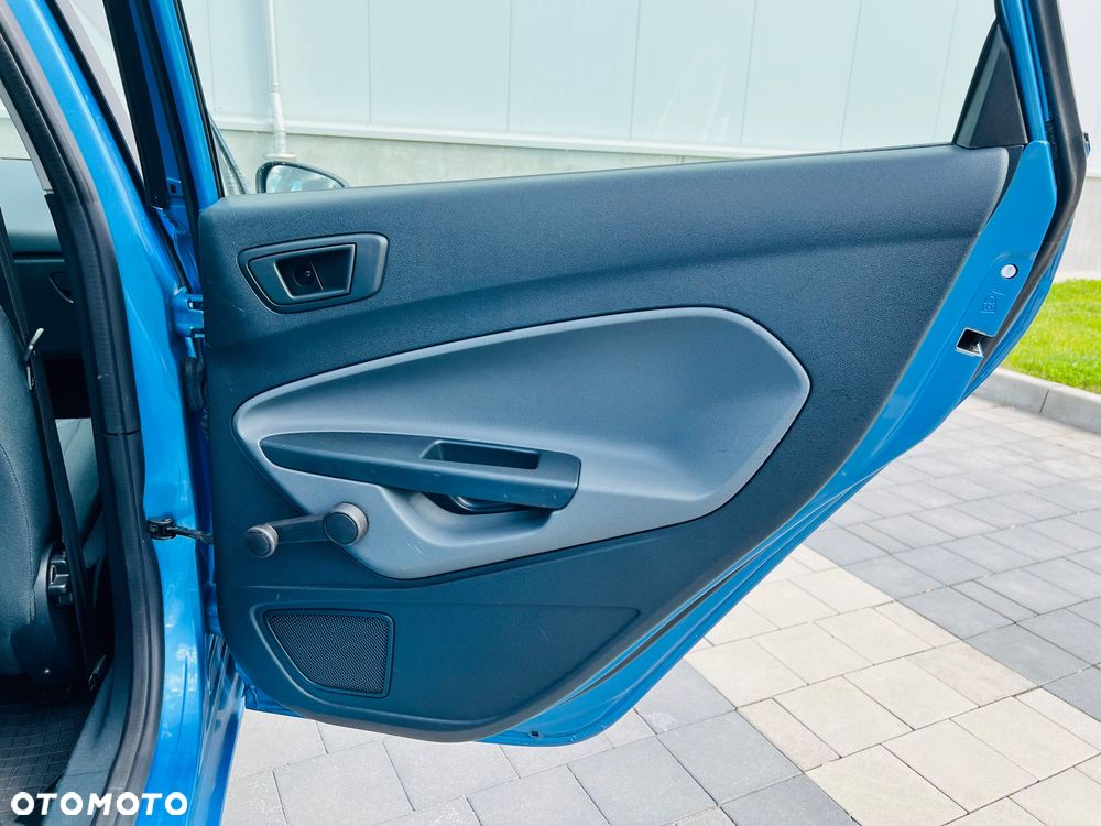 Ford Fiesta 1.25 Champions Edition - 28