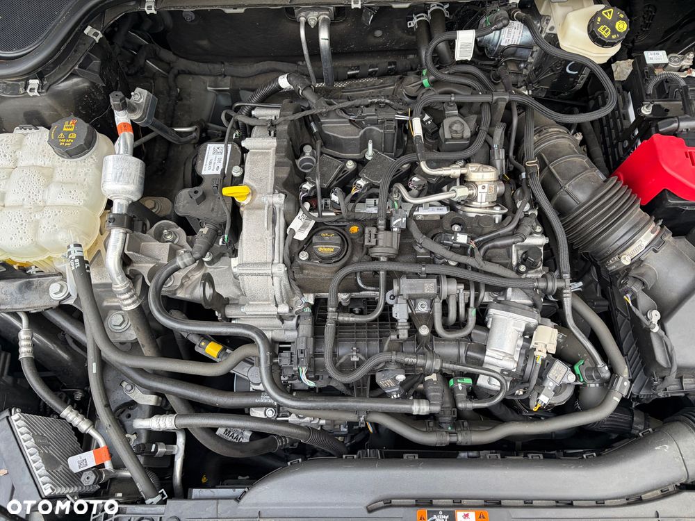 Ford Focus 1.0 EcoBoost Hybrid ST-LINE X - 6
