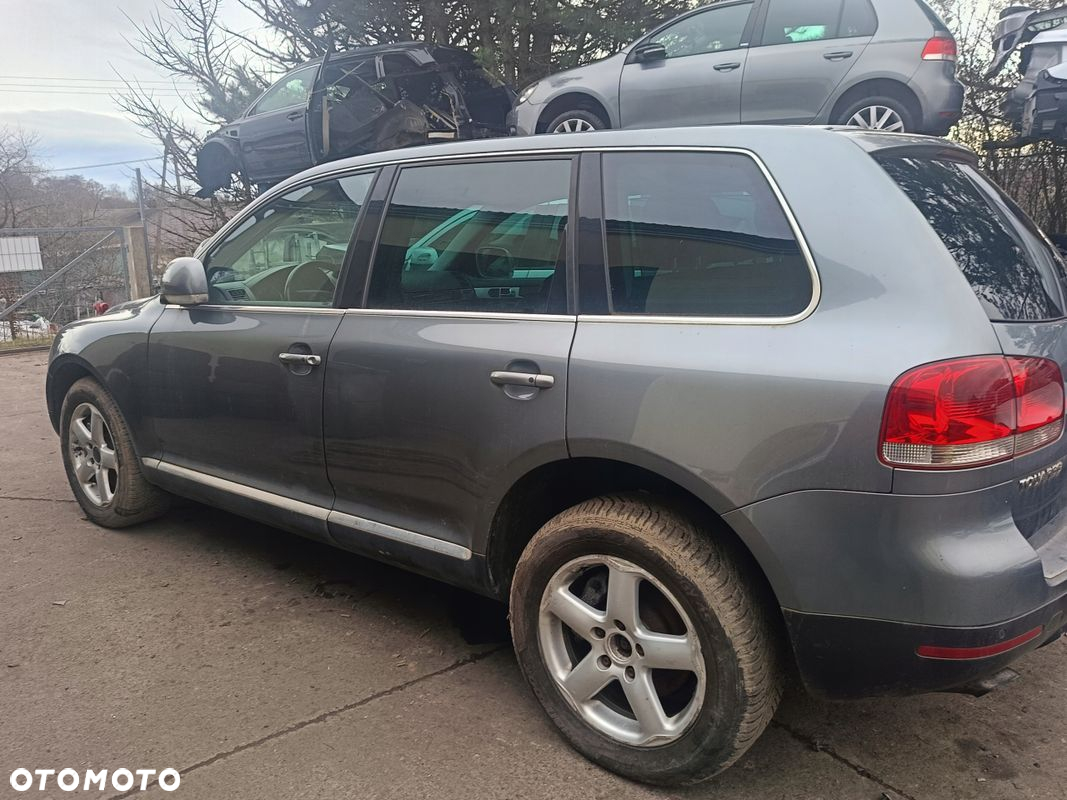 TOUAREG 7L BŁOTNIK TYŁ PRAWY LD7Z - 4