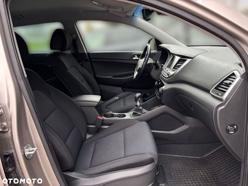 Hyundai Tucson 1.6 GDI BlueDrive Style 2WD - 26