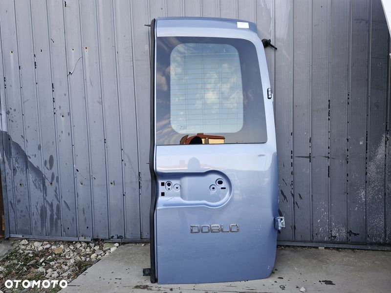 FIAT DOBLO II 2 DRZWI PRAWY TYŁ SKRZYDŁO SKRZYDEŁKOWE - 1