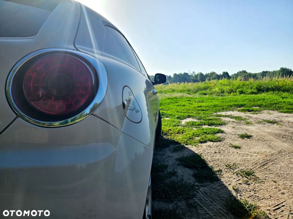Alfa Romeo Mito - 12