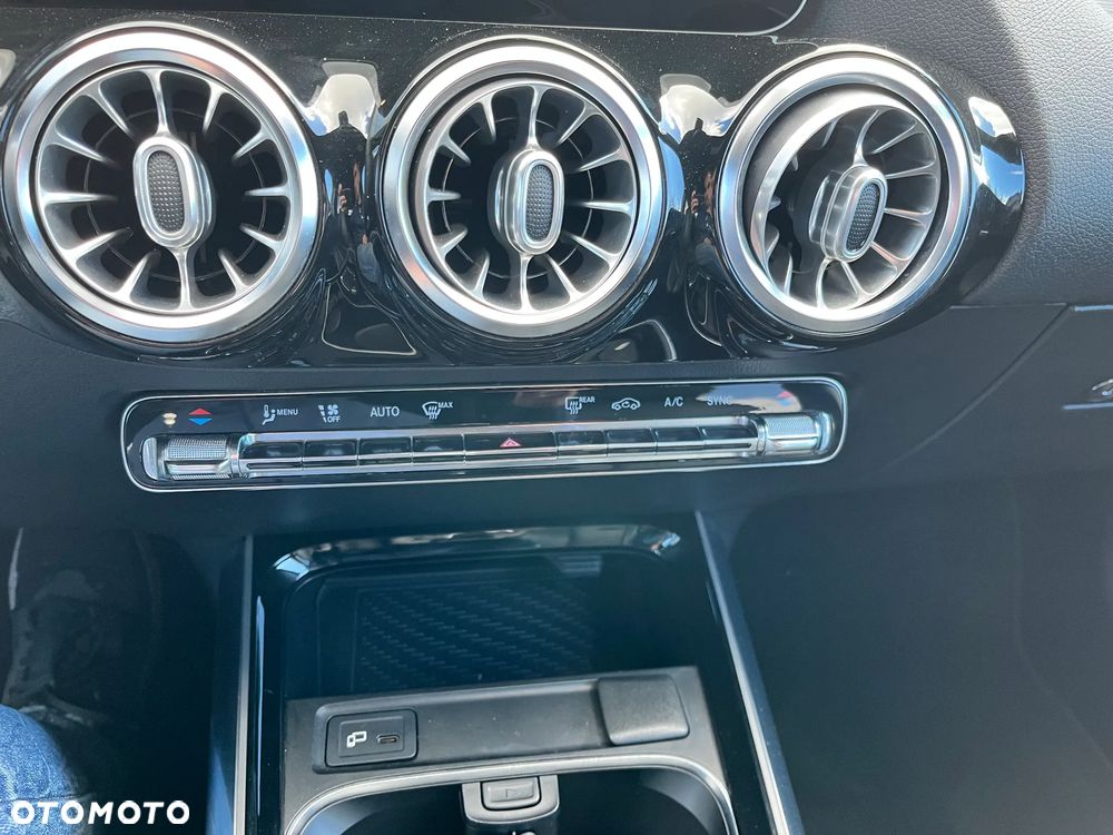 Mercedes-Benz GLA 250 8G-DCT - 26