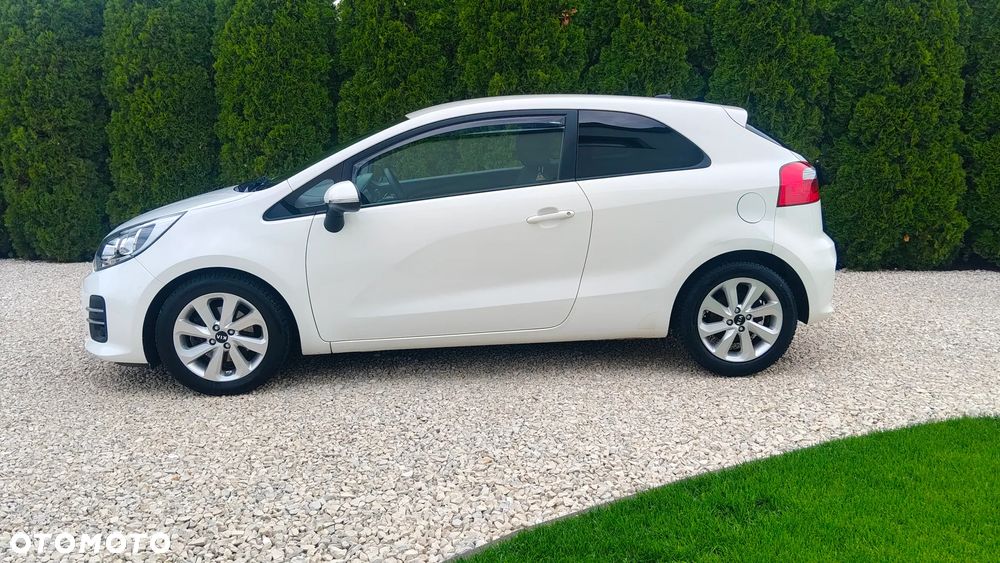 Kia Rio 1.4 Dream Team Edition - 24
