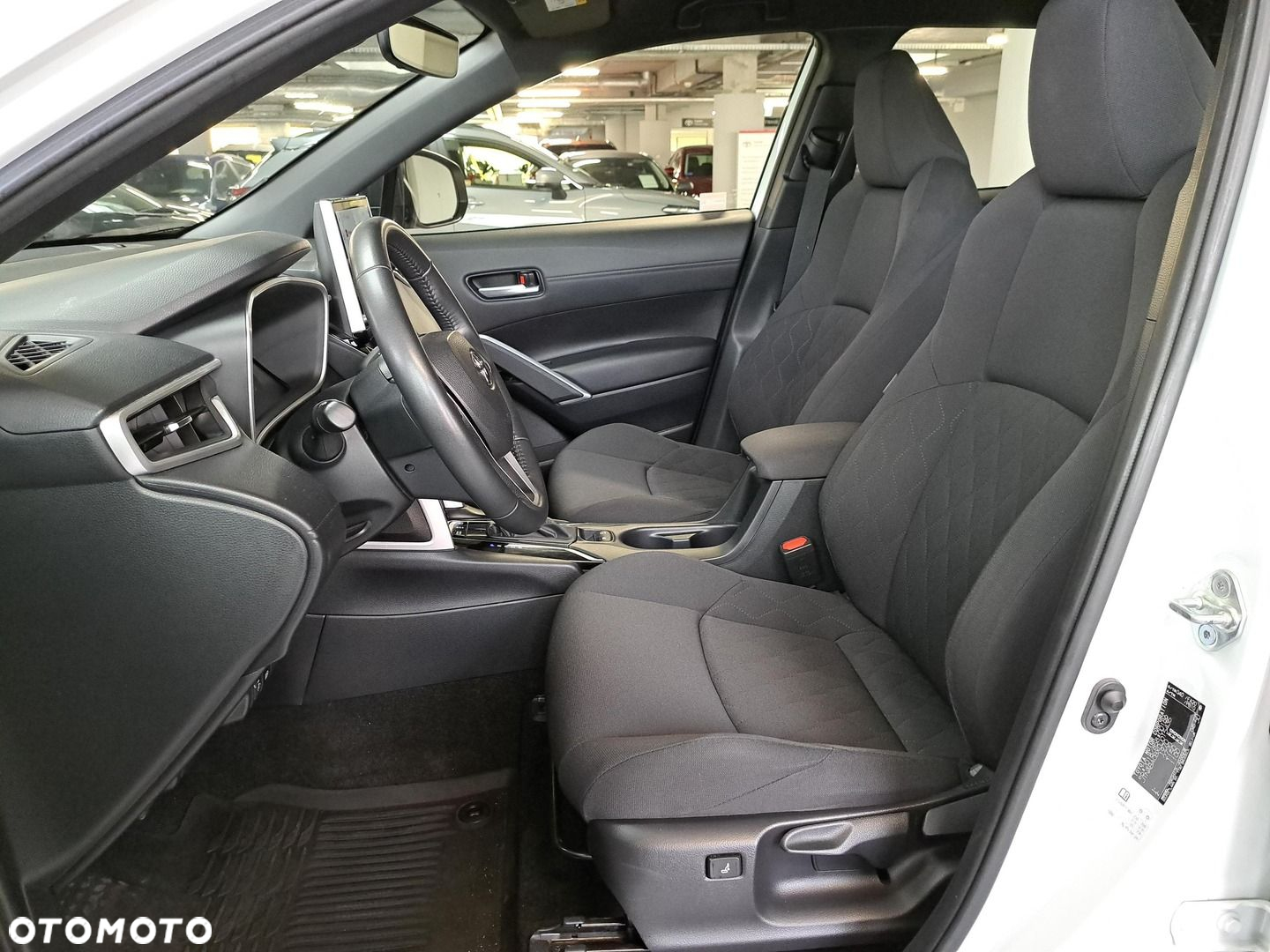 Toyota Corolla Cross - 10