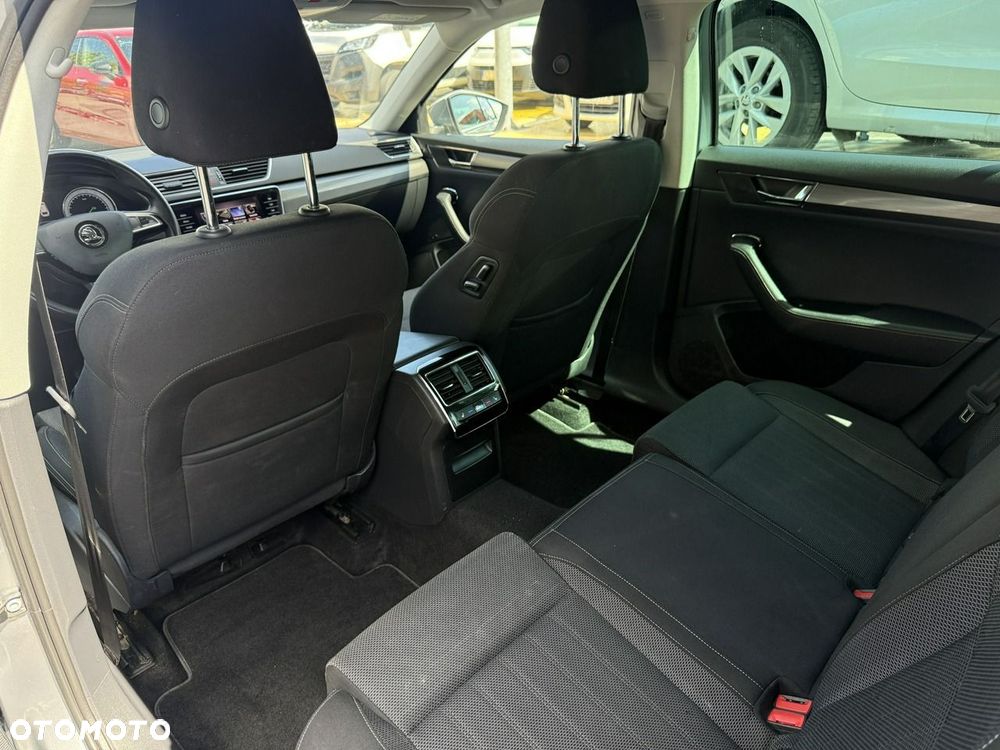 Skoda Superb 2.0 TDI SCR 4x4 Style DSG - 32