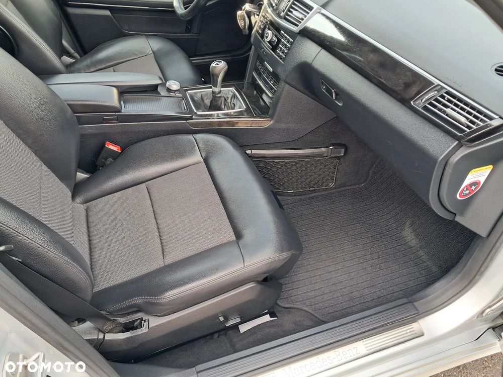 Mercedes-Benz Klasa E 200 CDI Avantgarde - 15