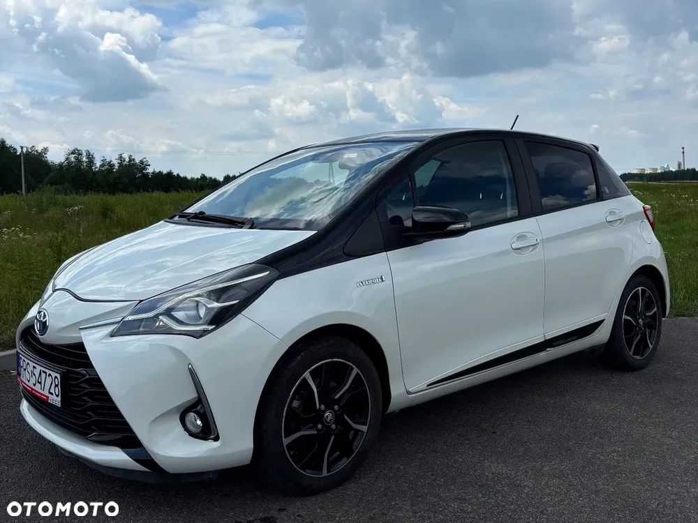 Toyota Yaris Hybrid 100 Premium - 1