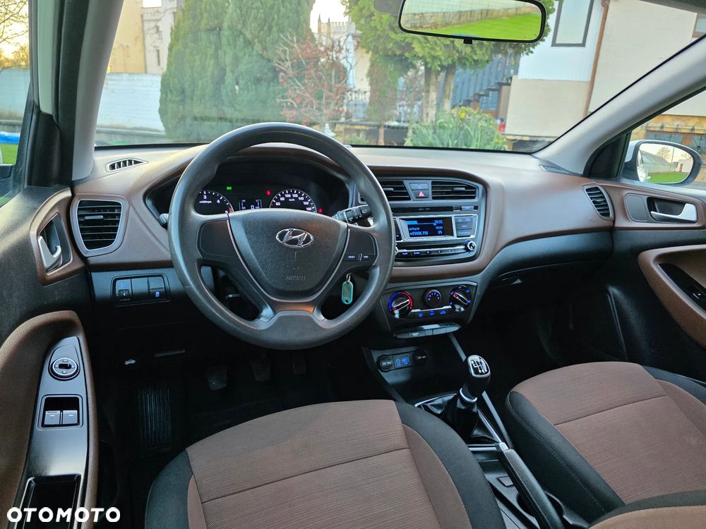 Hyundai i20 1.1 CRDi Classic + - 10