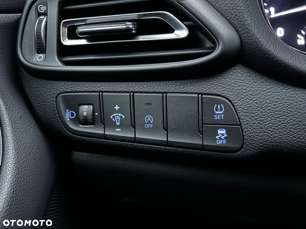 Hyundai i30 1.5 T-GDI 48V-Hybrid DCT Trend - 24