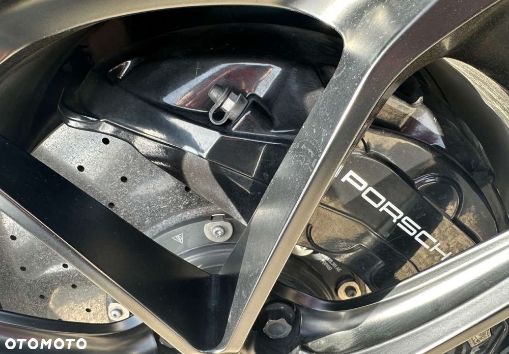 Porsche Cayenne - 16