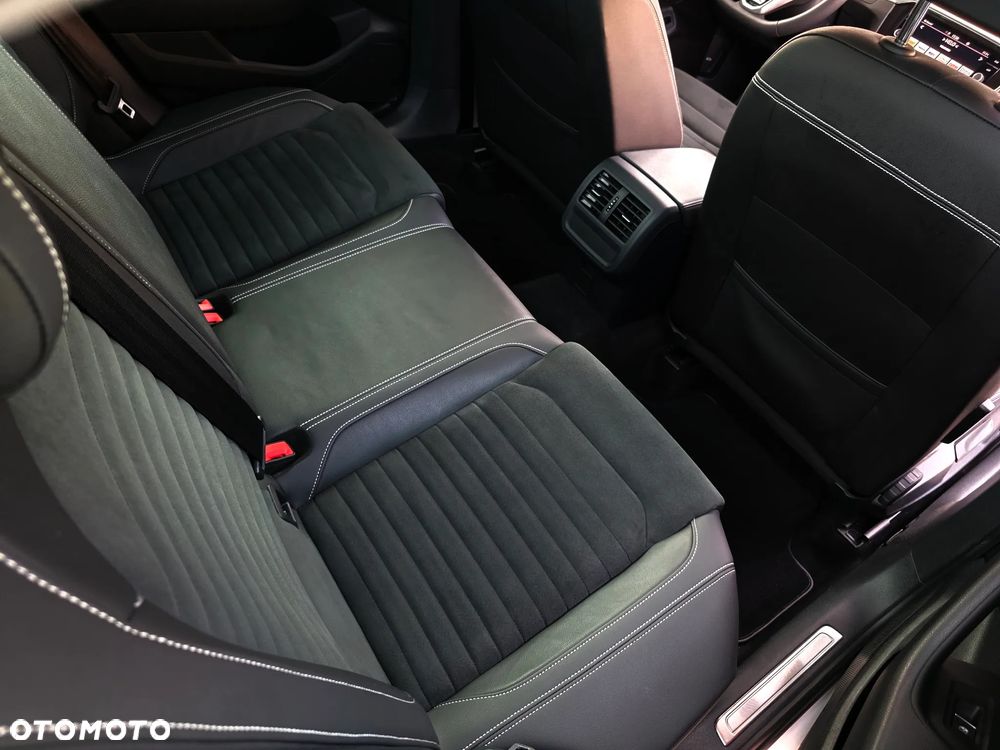 Volkswagen Passat 2.0 TDI 4Mot Elegance DSG - 12