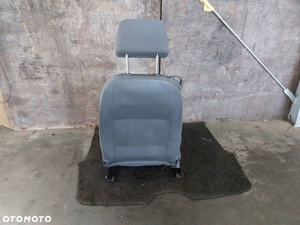 FOTEL PRAWY PRZÓD VOLKSWAGEN GOLF V HB 3D - 4