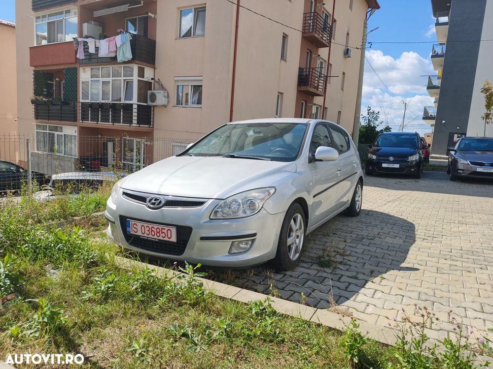 HYUNDAI i30