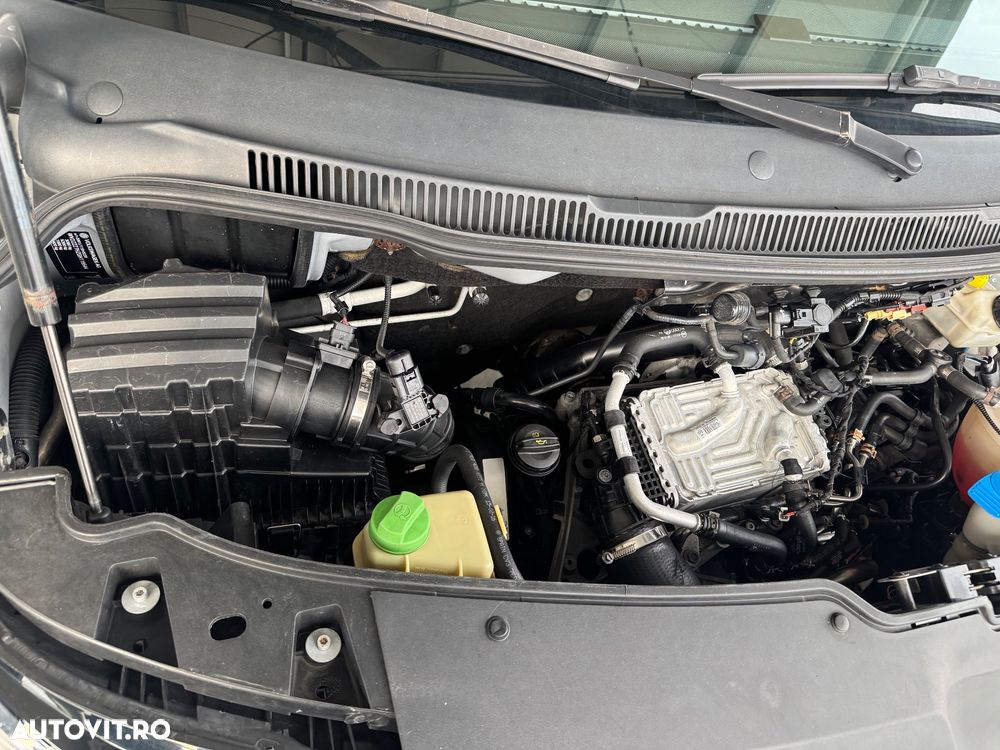 Volkswagen Caravelle - 24