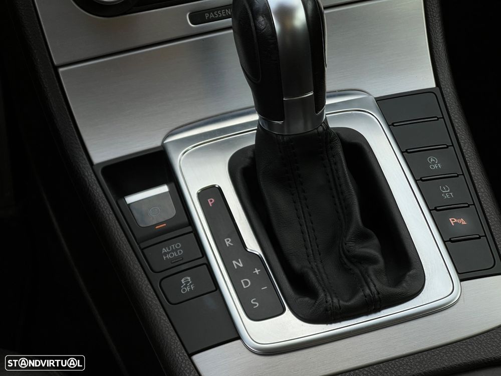 VW Passat 2.0 TDI Highline - 17