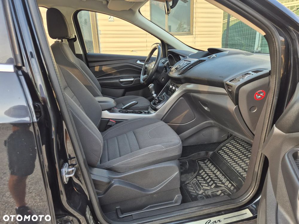 Ford Kuga 2.0 TDCi 4x4 Titanium - 17