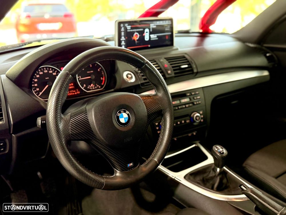 BMW 118 d Pack M - 4