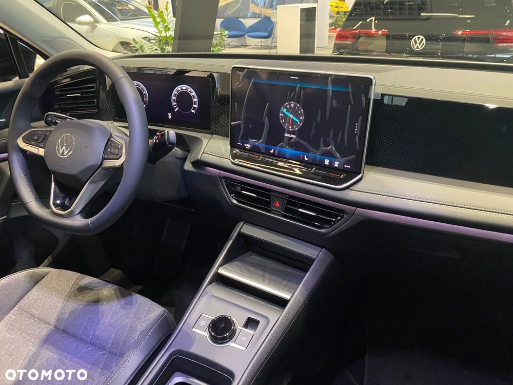 Volkswagen Tiguan - 11