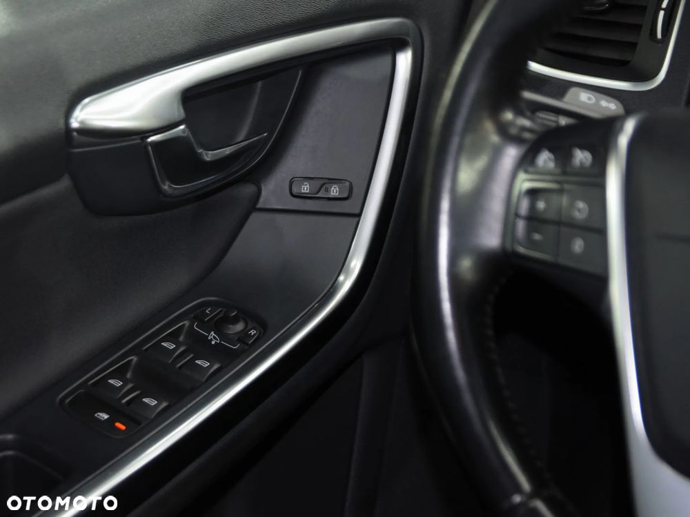 Volvo S60 D4 Drive-E Momentum - 16