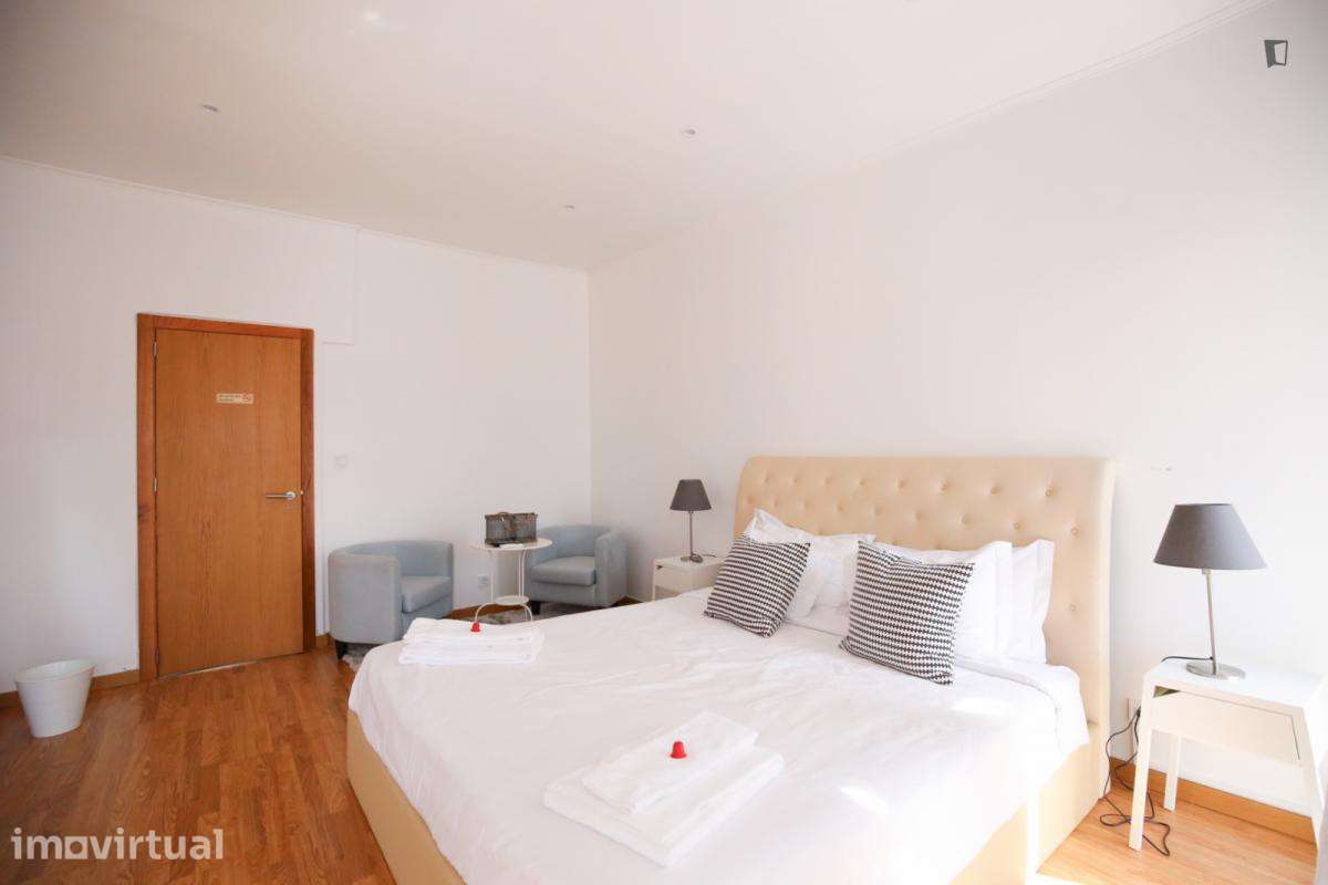 Quarto - localizado em São Bento Lisbon - Grande imagem: 5/44