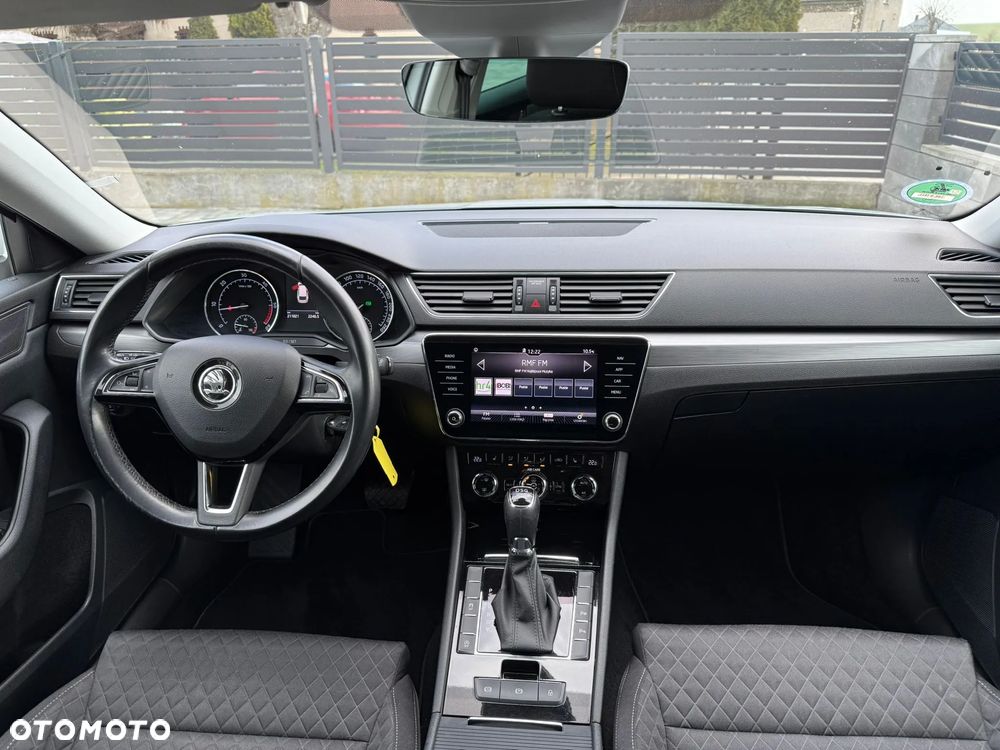 Skoda Superb 2.0 TDI DSG Premium Edition - 20