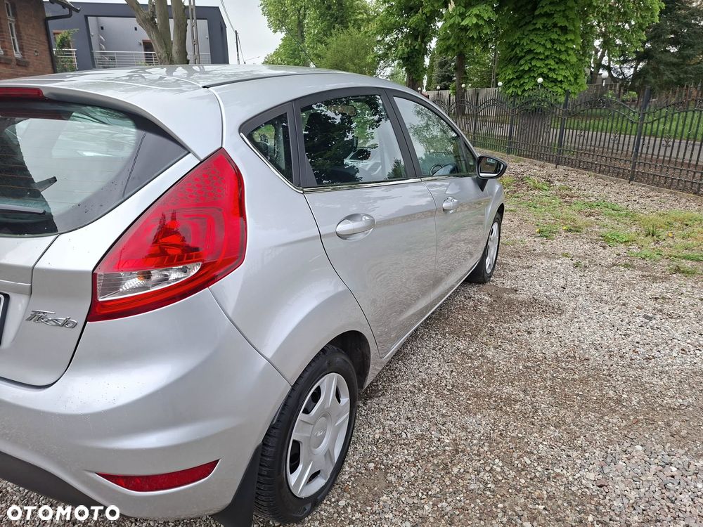 Ford Fiesta 2009 photo 3