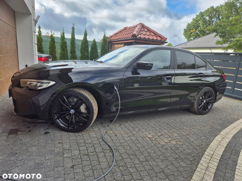 BMW Seria 3 330e M Sport - 6