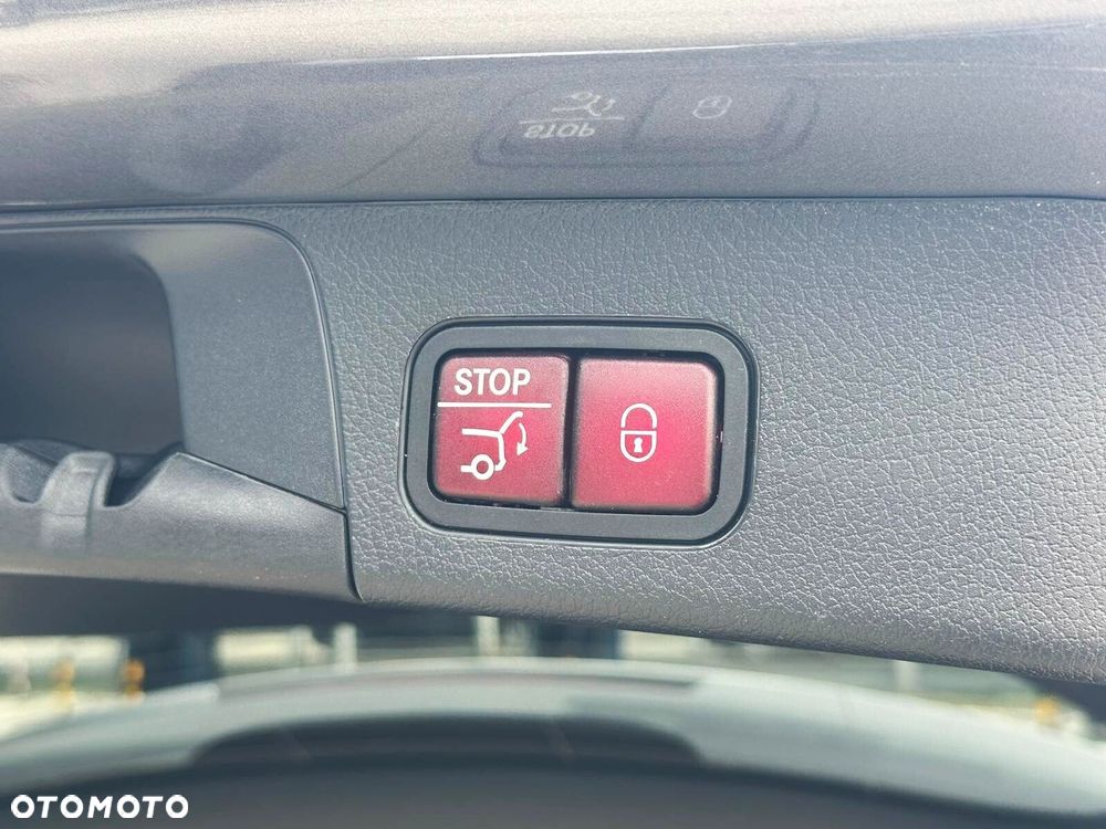 Mercedes-Benz GLB - 17