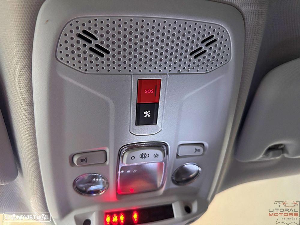 Peugeot 2008 1.2 PureTech Allure Pack - 22