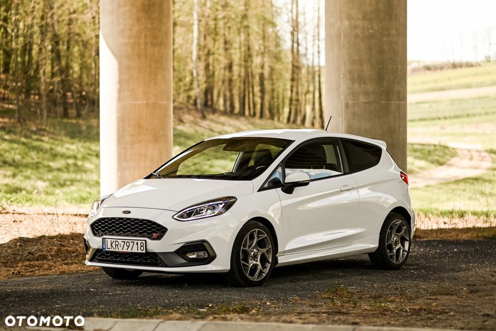 Ford Fiesta - 2