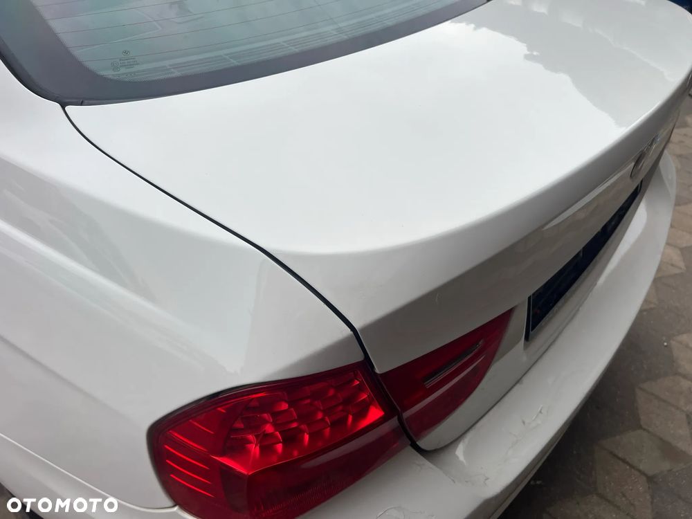 BMW E90 KALPA BAGAŻNIKA LIFT ALPINEWEISS 3 - 2