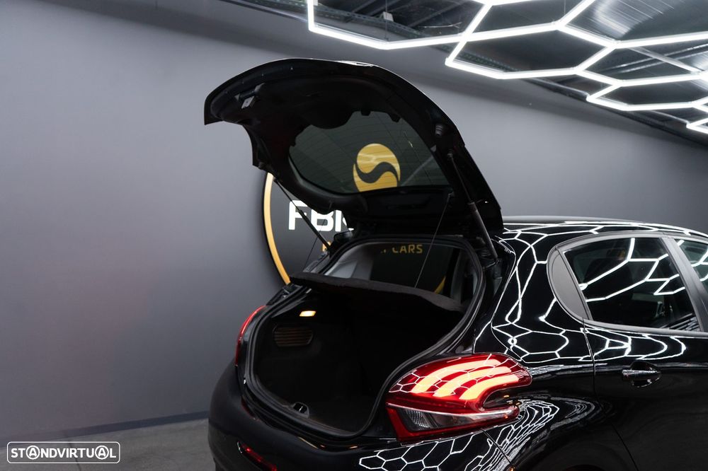 Peugeot 208 1.2 PureTech Style - 20