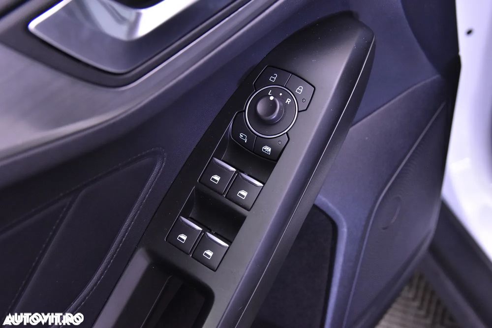 Ford Focus 1.0 EcoBoost Titanium - 10